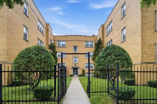 2w-6046 N Francisco Ave, Chicago, IL, 60659-2525 | Card Image