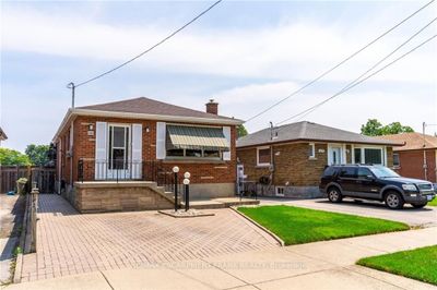 423 E 43 Rd St, House other with 2 bedrooms, 2 bathrooms and 1 parking in Hamilton ON | Image 1