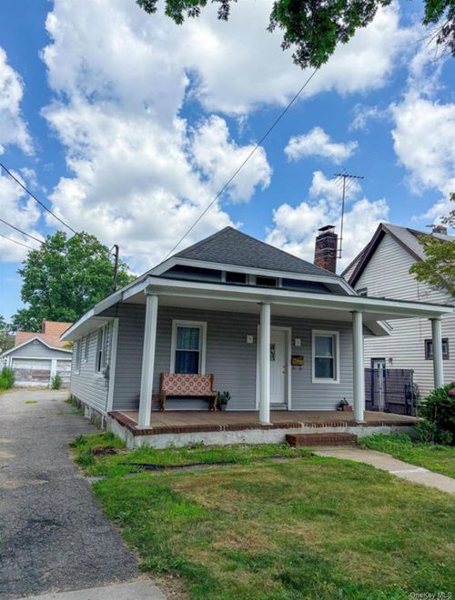 76 Henry St, Roosevelt, NY, 11575-1305 | Card Image