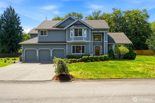 8206 211th Ave Se, Snohomish, WA, 98290-7106 | Card Image
