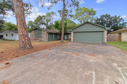 2106 Monterrey St, Kemah, TX, 77565-2209 | Card Image