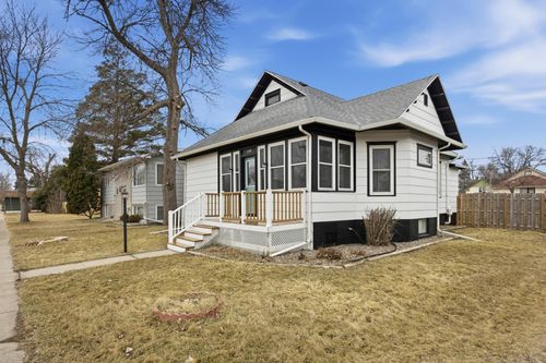 208 1st Ave Se, Dilworth, MN, 56529-1464 | Card Image