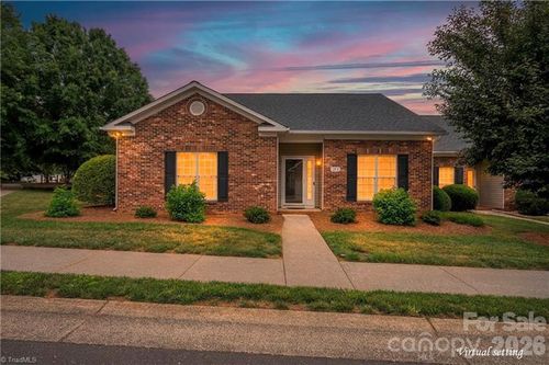 195 Stadium Oaks Dr, Clemmons, NC, 27012-8962 | Card Image