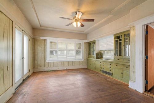 1061 W Willow Street, Stockton, CA, 95203 | Card Image