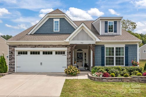 352 Picasso Trl, Mount Holly, NC, 28120-9366 | Card Image