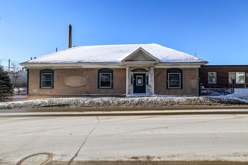 140 Main Street, Mexico, ME, 04257 | Card Image