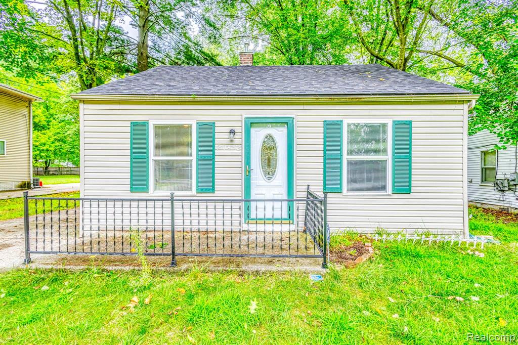 Midway Ave, Southfield, MI 48075
