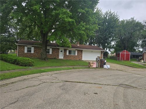413 Laura Cir, Eaton, OH, 45320-1261 | Card Image
