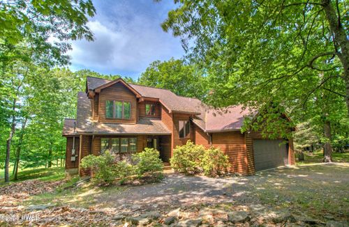 105 Beechwood Ln, Greentown, PA, 18426-7601 | Card Image
