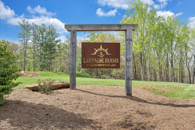 103 Crestview Road, House other with 2 bedrooms, 2 bathrooms and null parking in Wirtz VA | Image 21