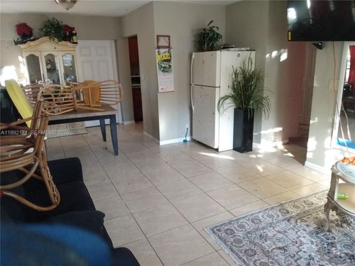 639 33rd St, West Palm Beach, FL, 33407-4819 | Card Image