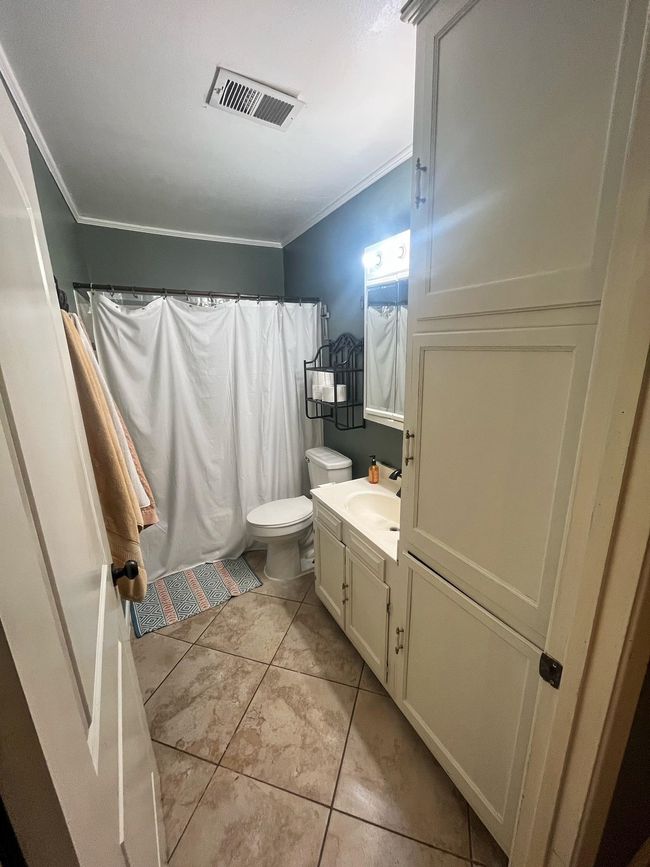 2915 Avenue G, House other with 4 bedrooms, 1 bathrooms and null parking in Nederland TX | Image 15