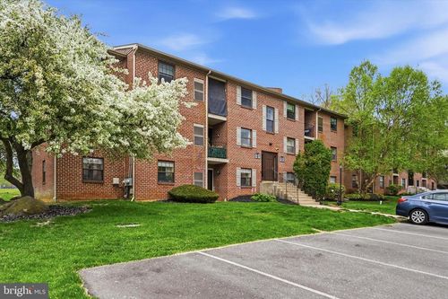 2402-2402 Pond View Dr, WEST CHESTER, PA, 19382-6316 | Card Image