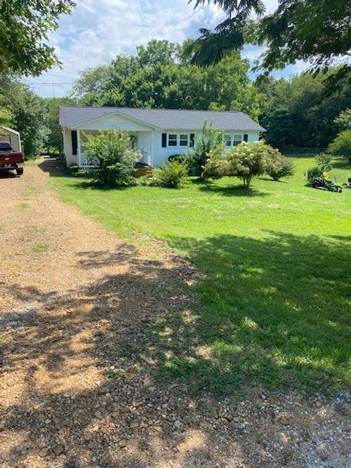 1099 Ben T Johns Rd, Alvaton, KY, 42122-8677 | Card Image