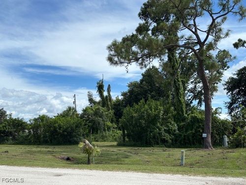 842 Whispering Pines Rd, CAPE CORAL, FL, 33993-7701 | Card Image