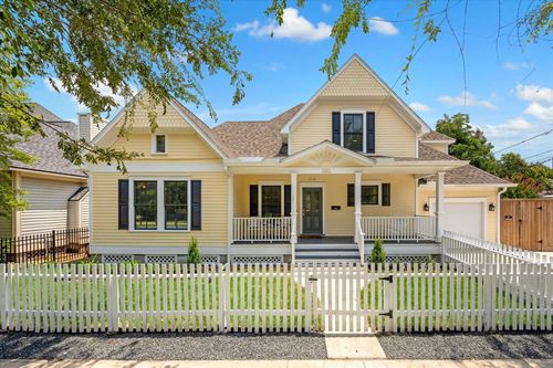 2118 Nicholson St, Houston, TX, 77008-2422 | Card Image