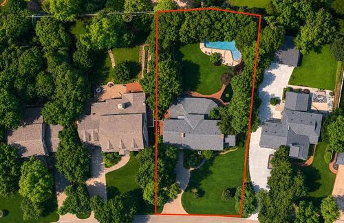 1907 Huntington Ave, Nichols Hills, OK, 73116-5525 | Card Image