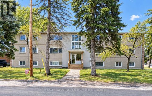 14 Milford Cres, North Bay, ON, P1A1M3 | Card Image