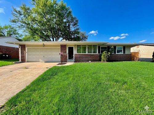 208 Harvard Dr, O Fallon, IL, 62269-2630 | Card Image