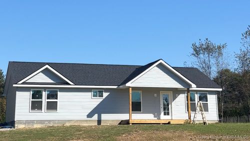 92 W Stoneybrook Rd, Austin, IN, 47102-8281 | Card Image