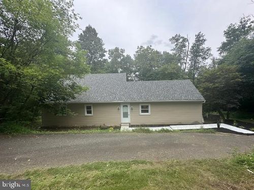 10 Mountain Rd, BARTO, PA, 19504-8953 | Card Image