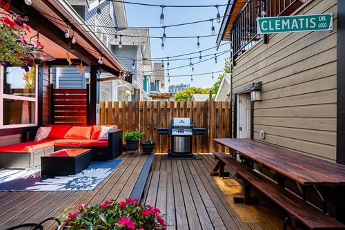 132 Star Cres, New Westminster, BC, V3M6X5 | Card Image