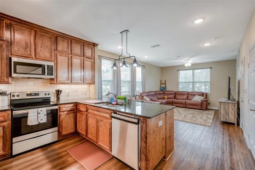 3730 Boettcher Dr, Huntsville, TX, 77340-6825 | Card Image