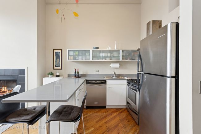 APT-305 - 601 Linden Pl, Condo with 2 bedrooms, 1 bathrooms and 1 parking in Evanston IL | Image 10