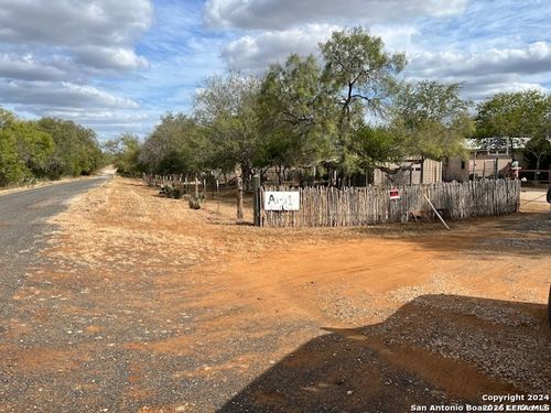326 W Pr 324, Jourdanton, TX, 78026 | Card Image