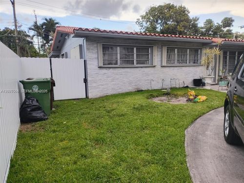 1-1090 W 60th St, Hialeah, FL, 33012-2313 | Card Image
