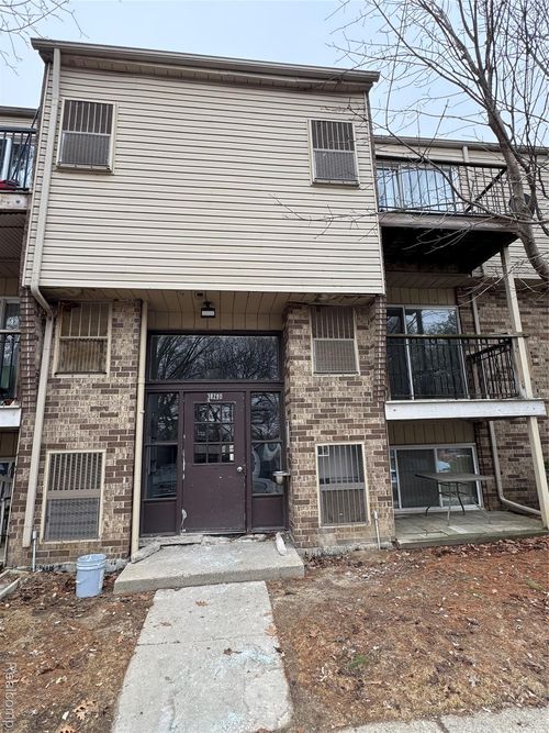 140b-38280 Fairway Ct, Clinton Township, MI, 48038-6614 | Card Image