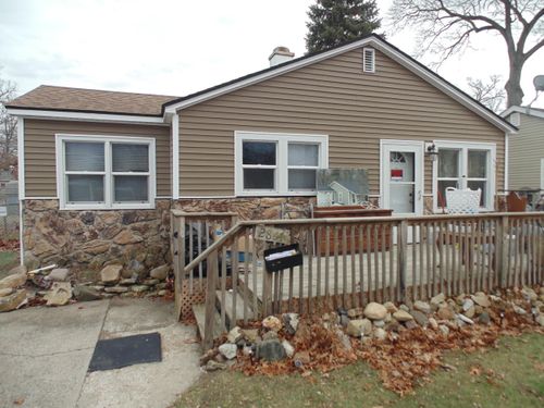 2847 Greene St, Lake Station, IN, 46405-1571 | Card Image