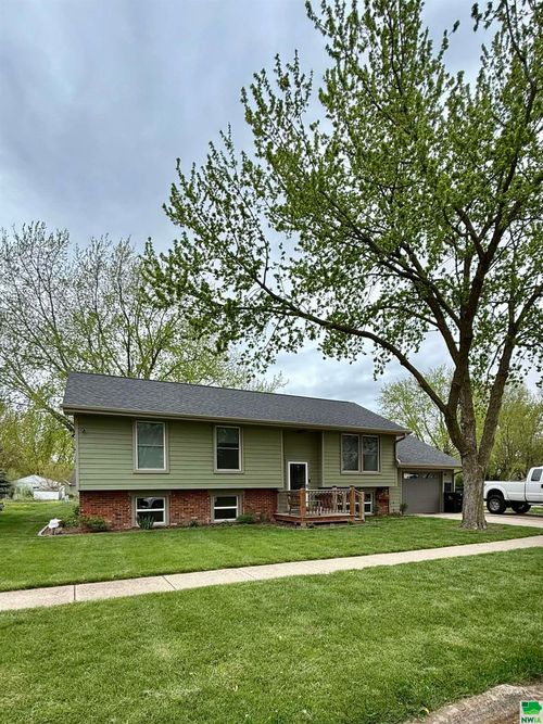 802 4th St, Onawa, IA, 51040-1447 | Card Image