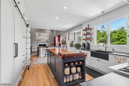 18 Steeple View Ct, Lambertville, NJ, 08530-3525 | Card Image
