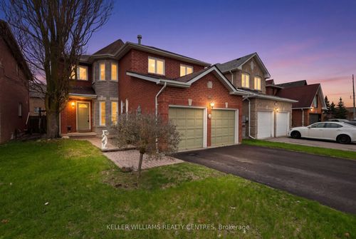 591 Plantation Gate, Newmarket, ON, L3X2C2 | Card Image