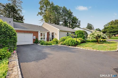 7 Bank St, New Canaan, CT, 06840-6202 | Card Image
