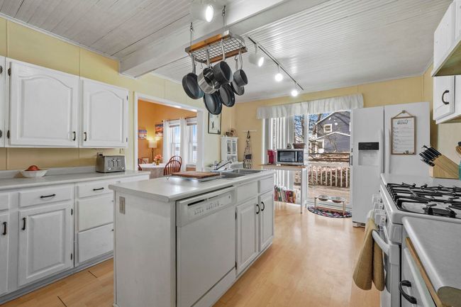 Kitchen | Image 15