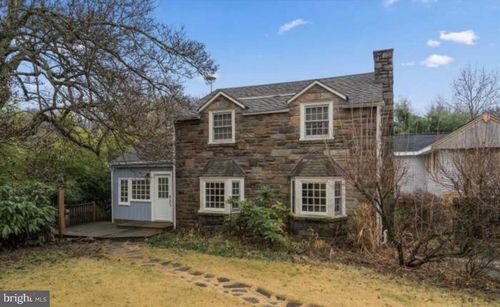 4240 Fairview Ave, NEWTOWN SQUARE, PA, 19073-3104 | Card Image