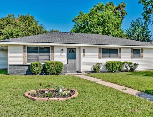 2820 Avenue N, Nederland, TX, 77627-7817 | Card Image