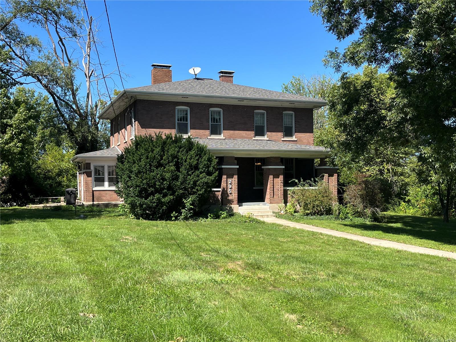 Lewis St, Troy, MO 63379
