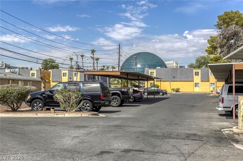 20-585 S Royal Crest Cir, Las Vegas, NV, 89169-3893 | Card Image