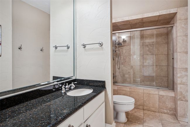 Bathroom 2 | Image 14