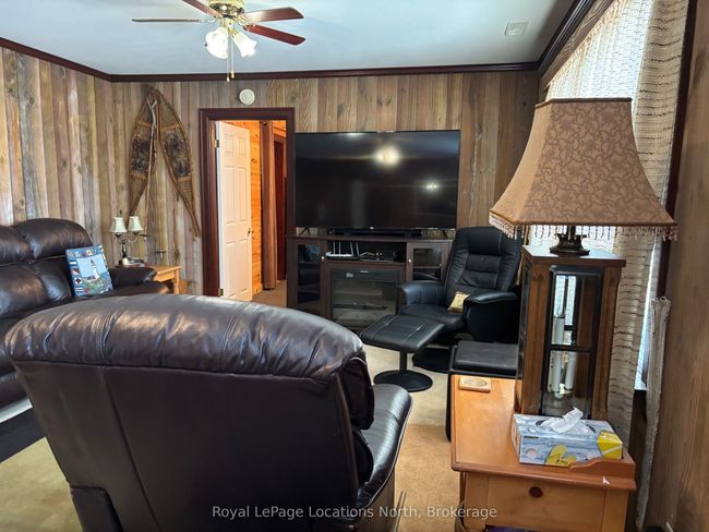 345 Doe Lake Rd, House other with 4 bedrooms, 1 bathrooms and 8 parking in Katrine ON | Image 13