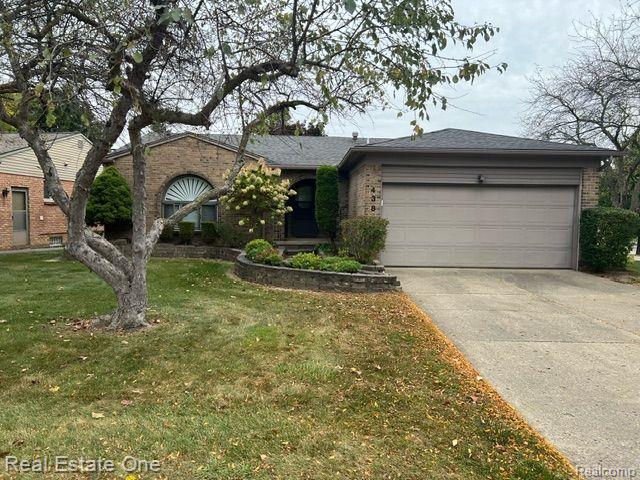 Sandehurst Dr, Grand Blanc, MI 48439