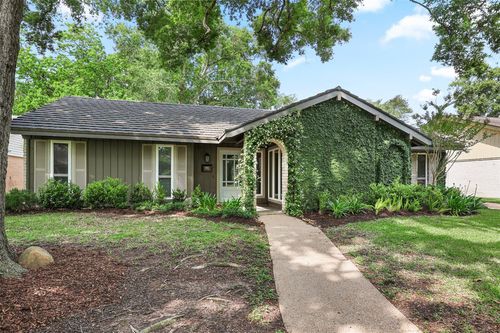 18306 Barbuda Ln, Houston, TX, 77058-3404 | Card Image