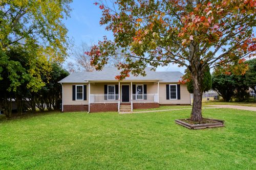105 Hollywood Hills Dr, Columbia, TN, 38401-6844 | Card Image