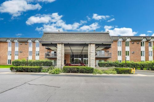 apt-j110-4224 Saratoga Ave, Downers Grove, IL, 60515-1930 | Card Image
