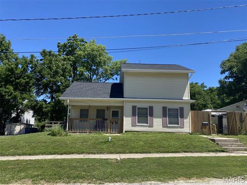 105 E Oak St, Warrenton, MO, 63383-1505 | Card Image