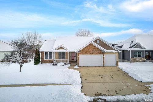 6 Blackstone Ct, Le Claire, IA, 52753-2300 | Card Image