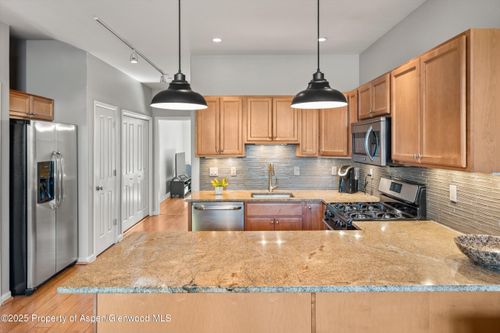 1330 E Valley Rd, Basalt, CO, 81621-8384 | Card Image